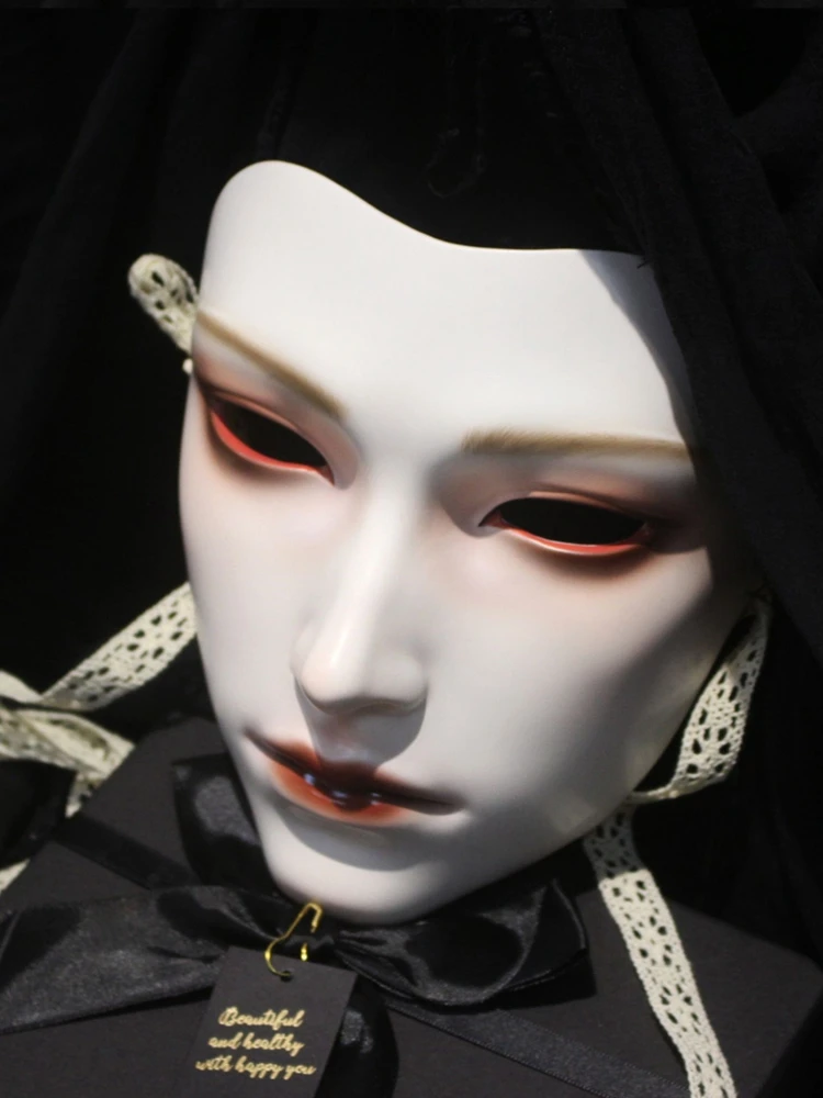 Masker Retro gambar tangan Fas - Women Accessories Drawing ulasan dan harga
