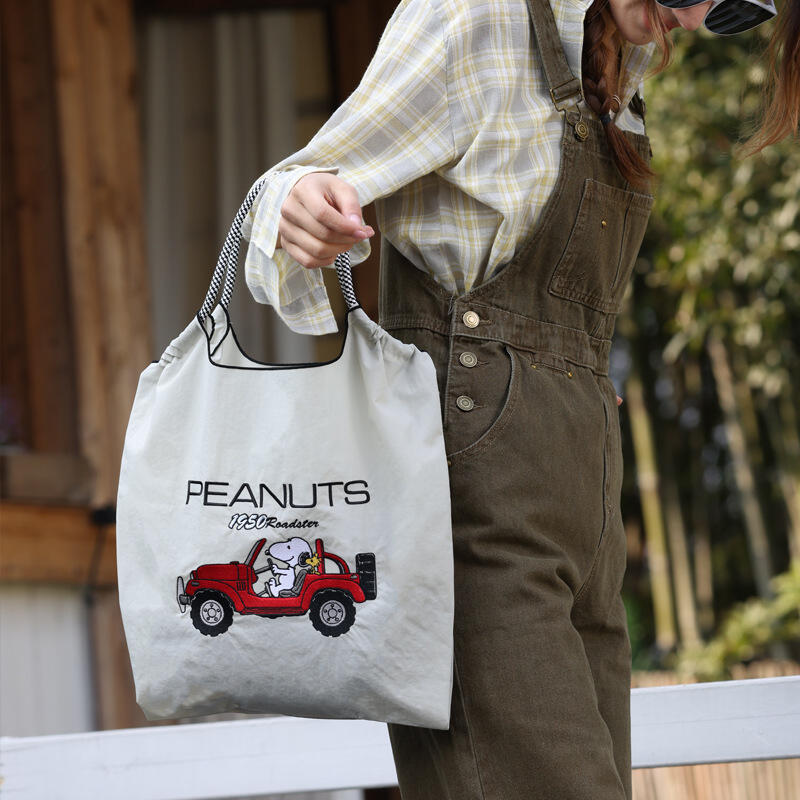 Snoopy Co-Branded Tas Nilon Bo - Accessories Brand For Women ulasan dan harga
